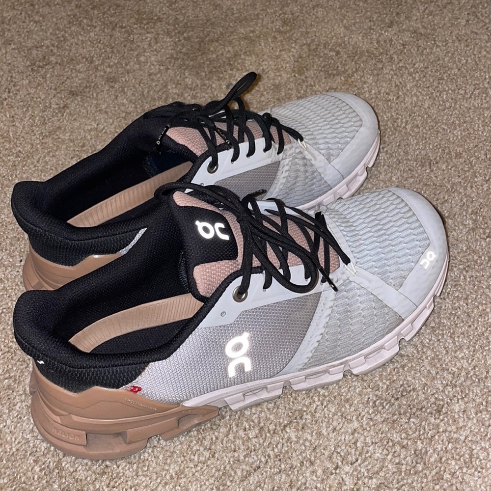 Women’s On cloud sneakers